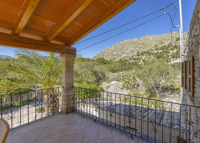 Villa Sa Font / Les Cases De La Font