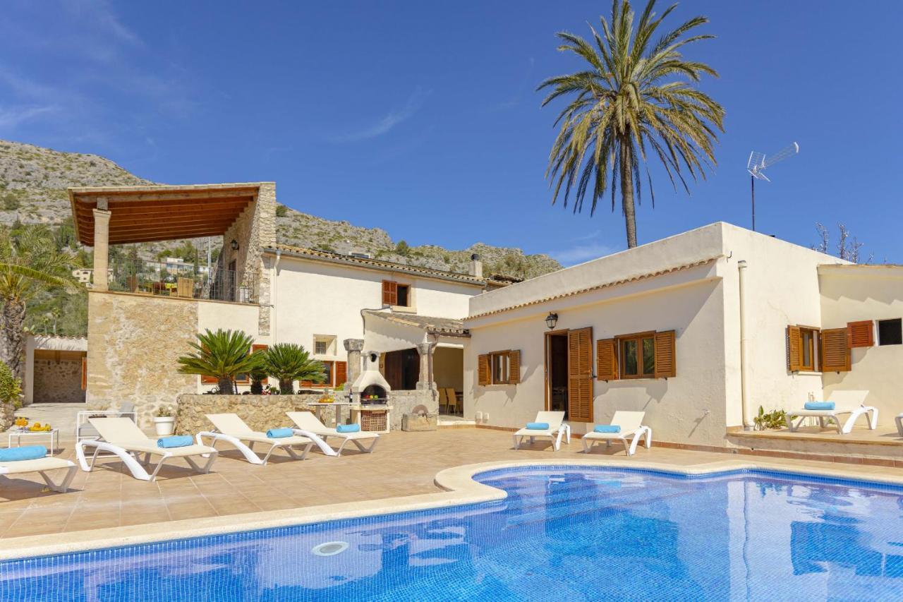 Villa Sa Font / Les Cases De La Font